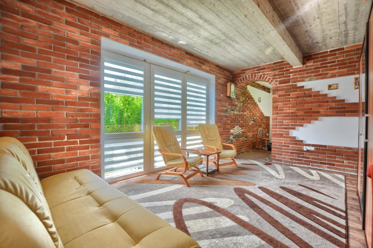 Ceglany Apartament Ustrzyki Dolne Exterior foto