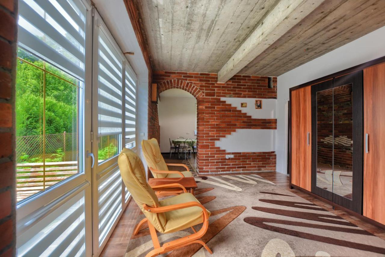 Ceglany Apartament Ustrzyki Dolne Exterior foto